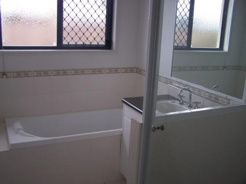 64 Monaco Drive, Zilzie QLD 4710
