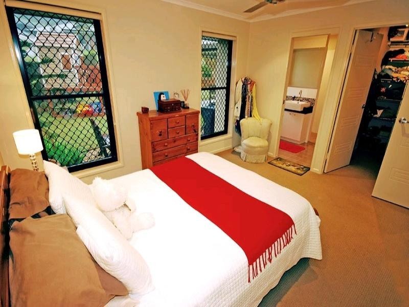 2 Lakeside Drive, Yeppoon QLD 4703