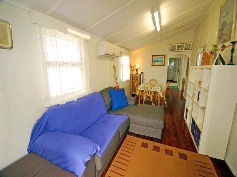 27 Matthew Flinders Drive, Cooee Bay QLD 4703