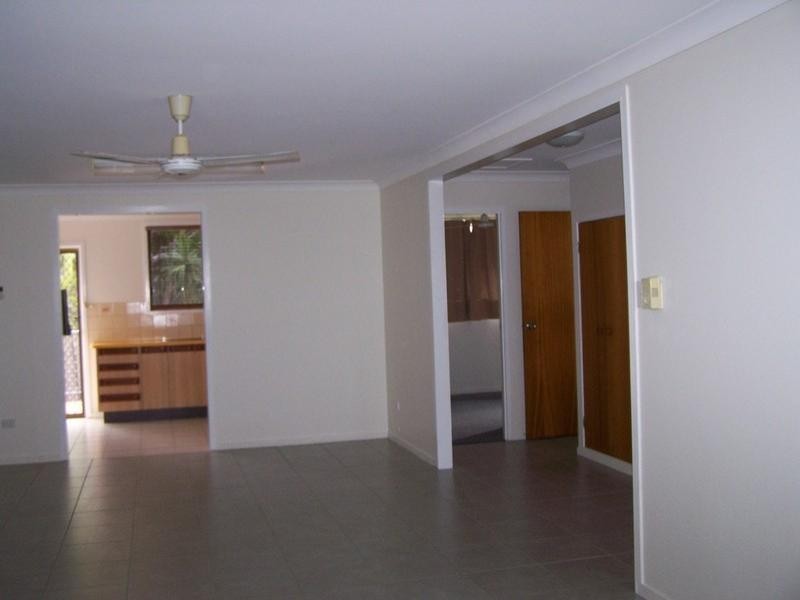 4/4 Rose Street, Yeppoon QLD 4703