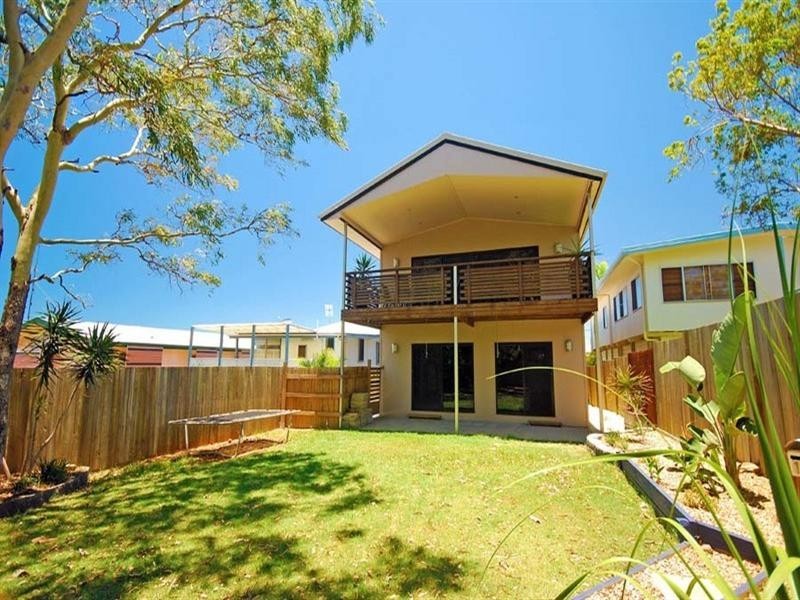 17 Poplar Street, Cooee Bay QLD 4703