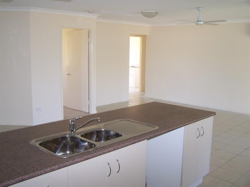 10 Downsfield Place, Yeppoon QLD 4703