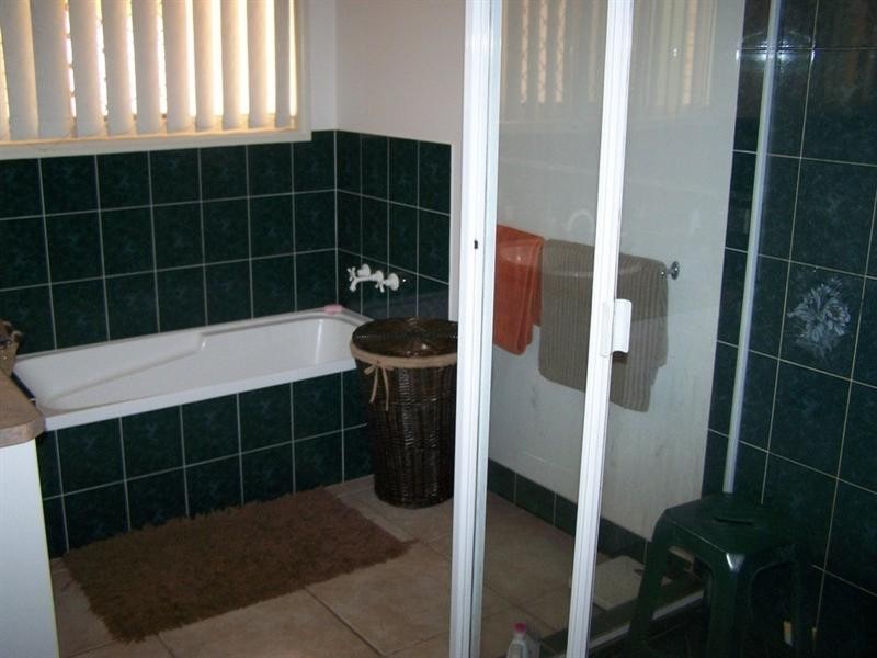 5 Crayke Court, Pacific Heights QLD 4703