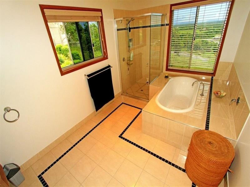 22 Pacific Vista Close, Pacific Heights QLD 4703