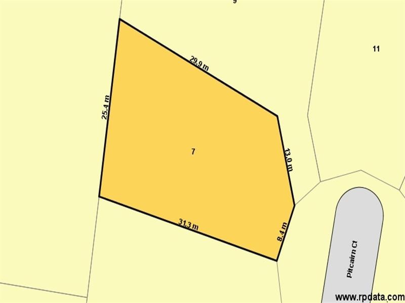7 Pitcairn Court, Pacific Heights QLD 4703