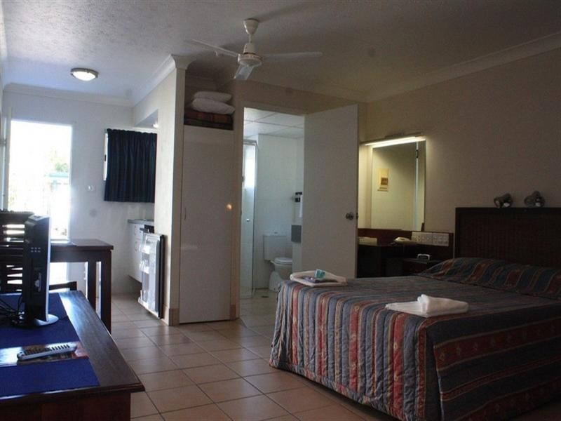 18-20 Hill Street, Emu Park QLD 4710