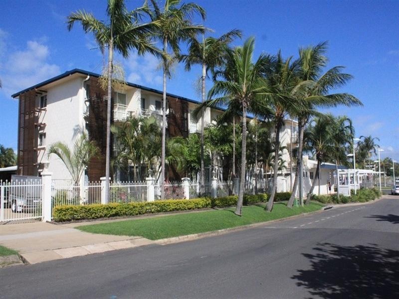 18-20 Hill Street, Emu Park QLD 4710