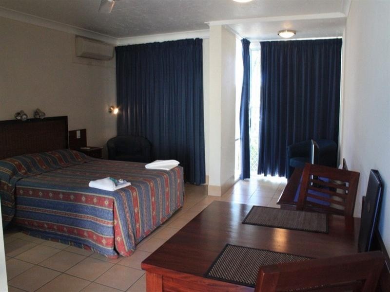 18-20 Hill Street, Emu Park QLD 4710