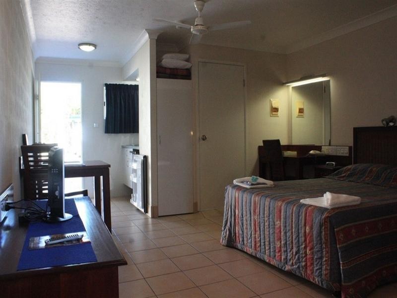 18-20 Hill Street, Emu Park QLD 4710