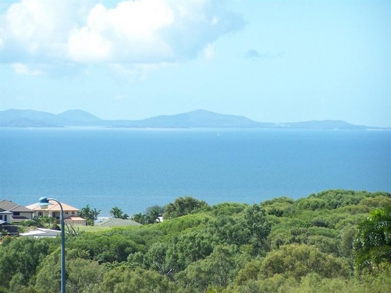 21 Fraser Crescent, Pacific Heights QLD 4703