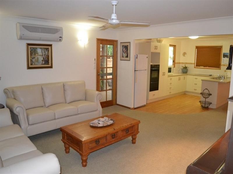 21 Banksia Place, Taranganba QLD 4703