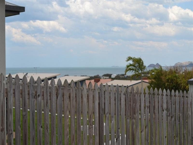 31 Miami Crescent, Pacific Heights QLD 4703