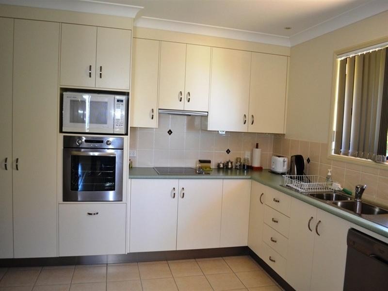 10 Yearsley Grove, Yeppoon QLD 4703