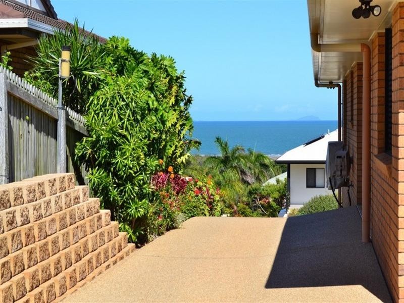 10 Yearsley Grove, Yeppoon QLD 4703