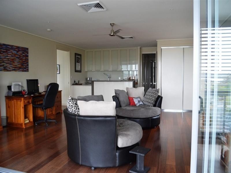 21/ Breakwater Drive, Rosslyn QLD 4703