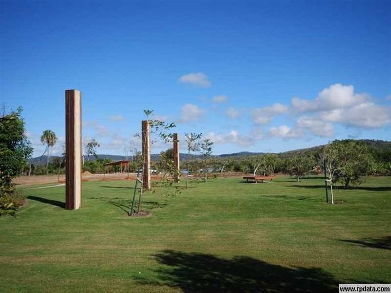 48 Lakeview Circuit, Mulambin QLD 4703