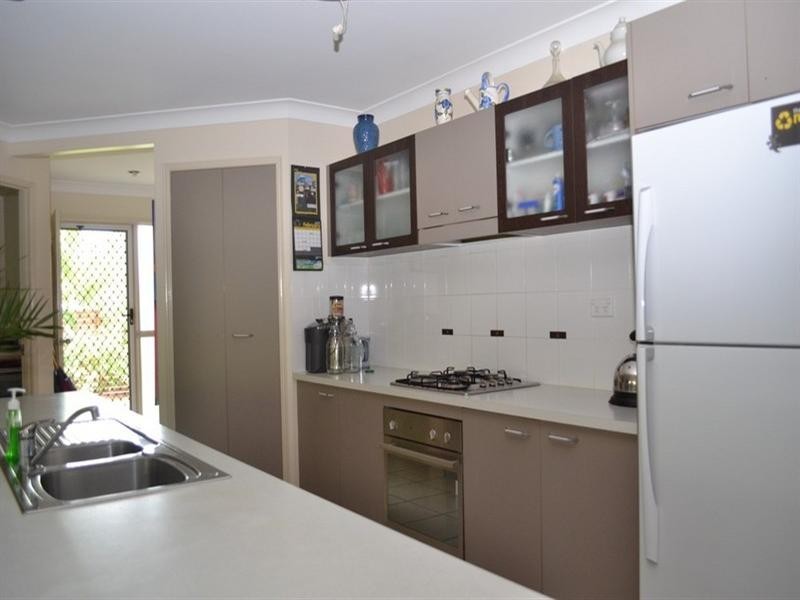 7 Booth Court, Cooee Bay QLD 4703