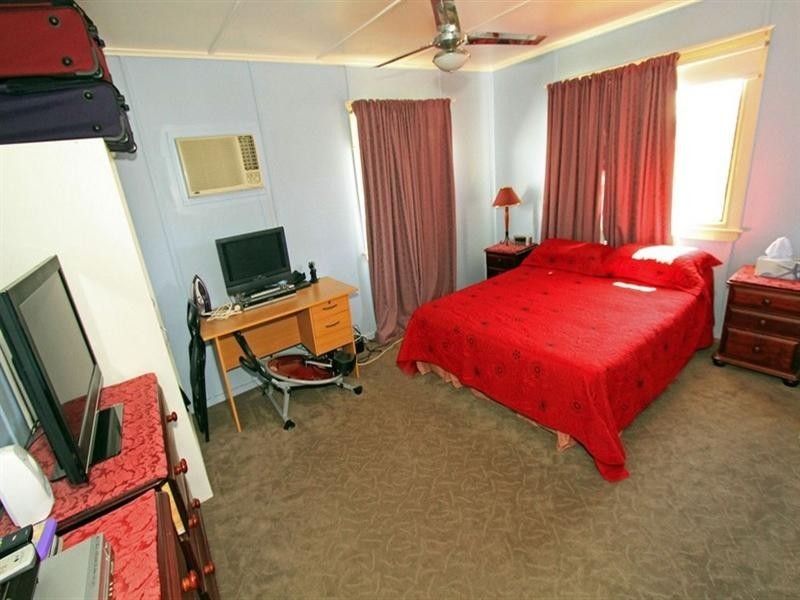 16 Hill Street, Emu Park QLD 4710