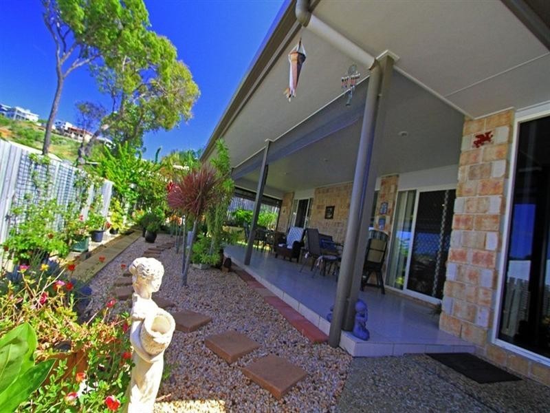 6 Driftwood Drive, Rosslyn QLD 4703