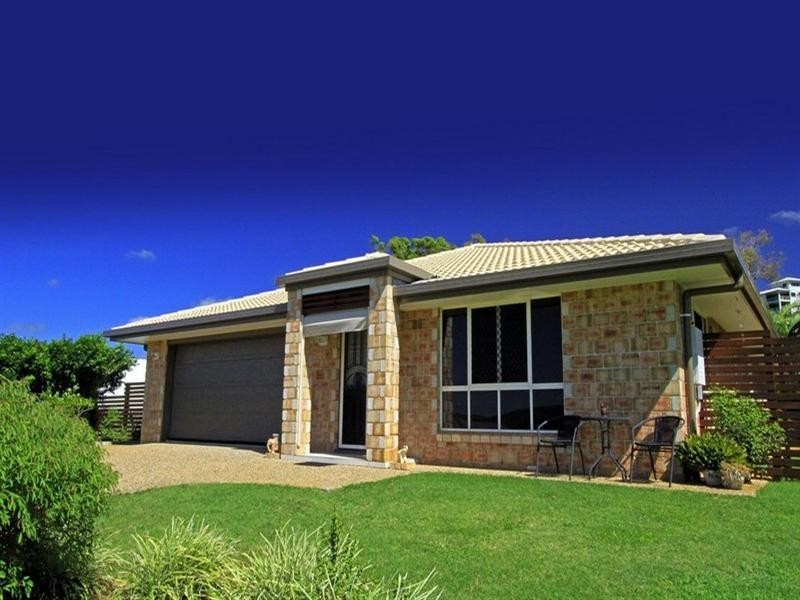 6 Driftwood Drive, Rosslyn QLD 4703