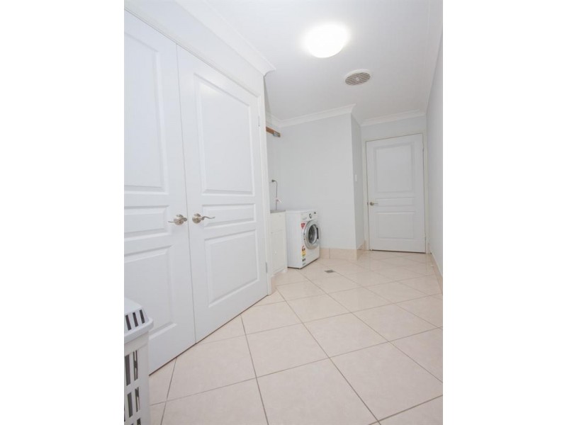 18 Lakeview Circuit, Mulambin QLD 4703