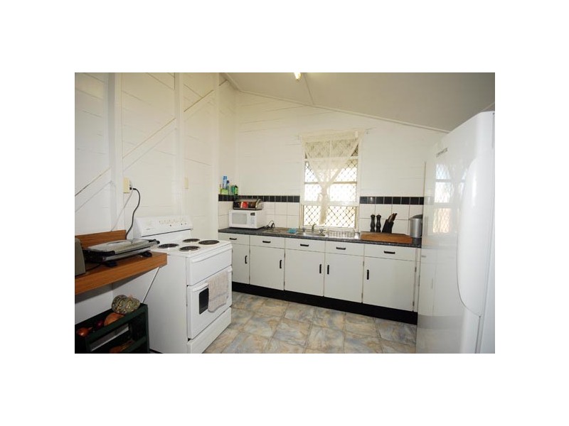 14 Barry Street, Yeppoon QLD 4703