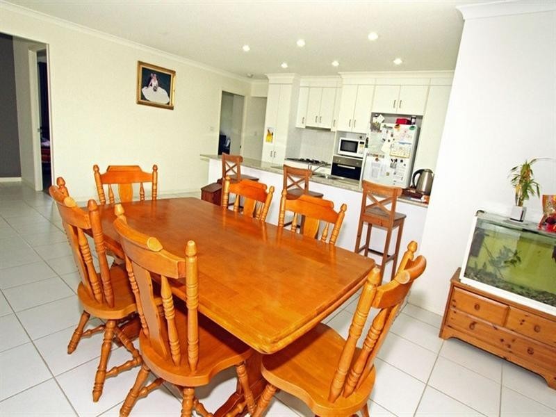 5 Parkview Drive, Rosslyn QLD 4703