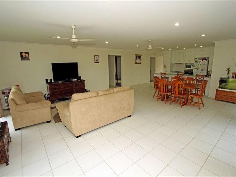 5 Parkview Drive, Rosslyn QLD 4703