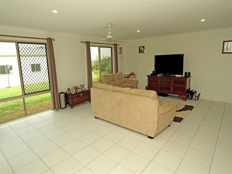 5 Parkview Drive, Rosslyn QLD 4703