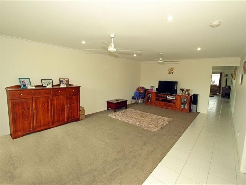 5 Parkview Drive, Rosslyn QLD 4703