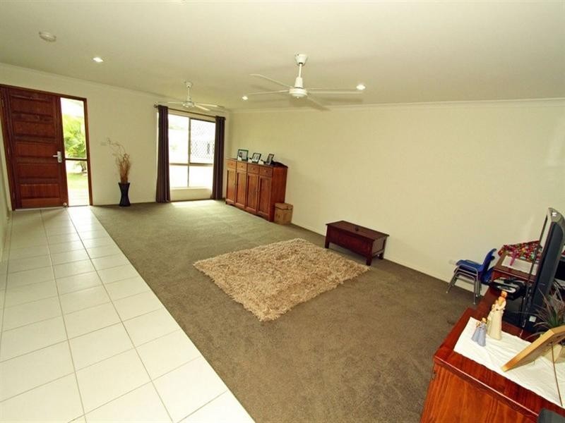 5 Parkview Drive, Rosslyn QLD 4703