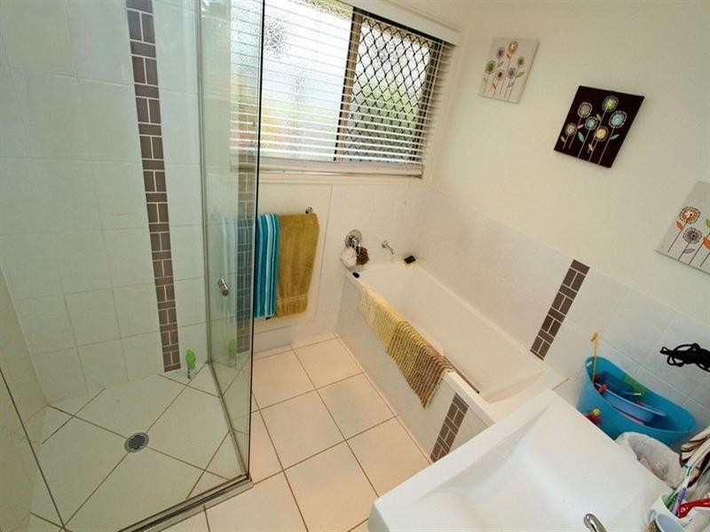 5 Parkview Drive, Rosslyn QLD 4703