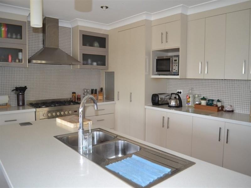 6 Letchford Court, Pacific Heights QLD 4703