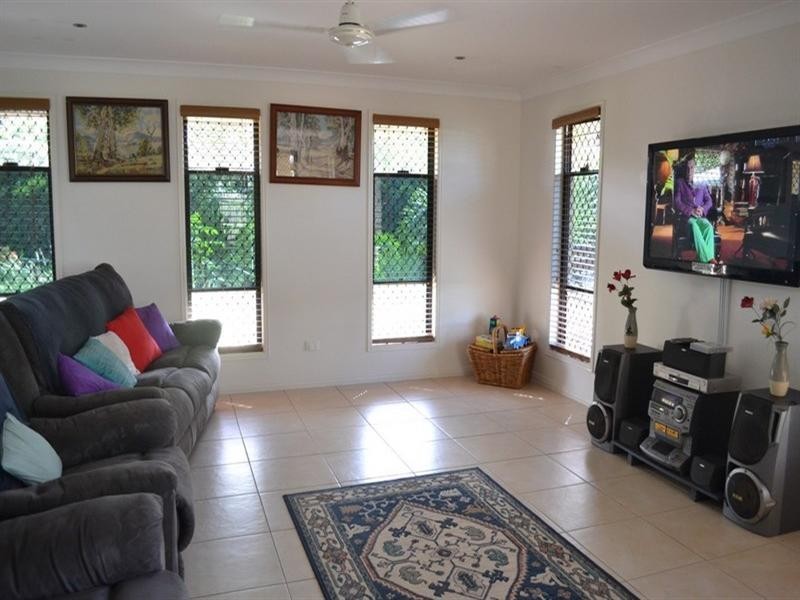 6 Letchford Court, Pacific Heights QLD 4703