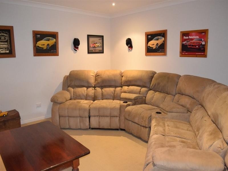 6 Letchford Court, Pacific Heights QLD 4703