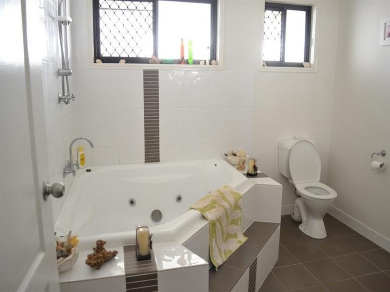 6 Letchford Court, Pacific Heights QLD 4703