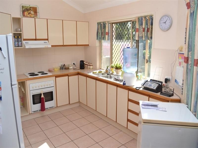 1&2/4 Cottonwood Place, Taranganba QLD 4703