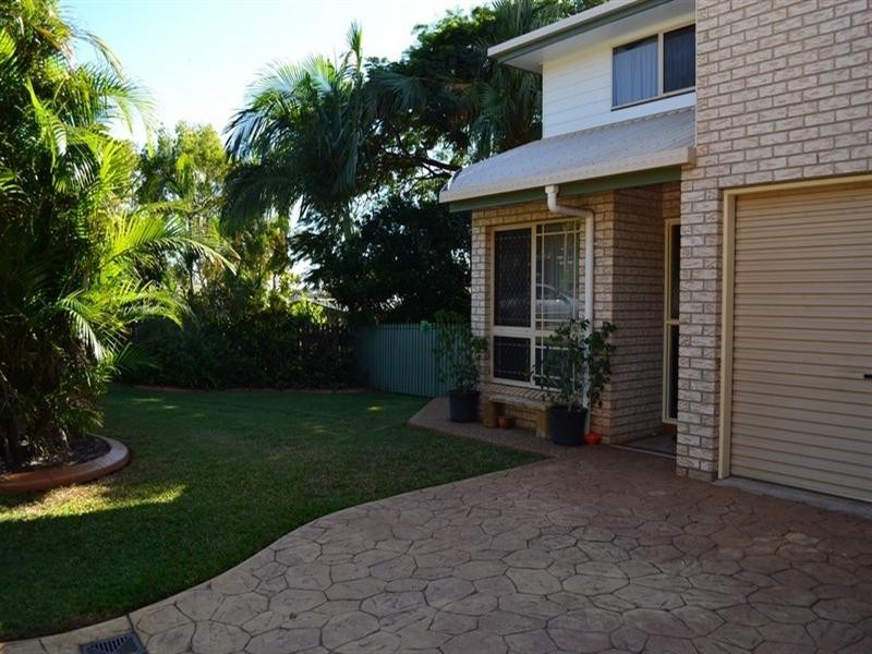 1&2/4 Cottonwood Place, Taranganba QLD 4703