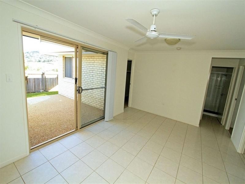 17 Discovery Crescent, Rosslyn QLD 4703