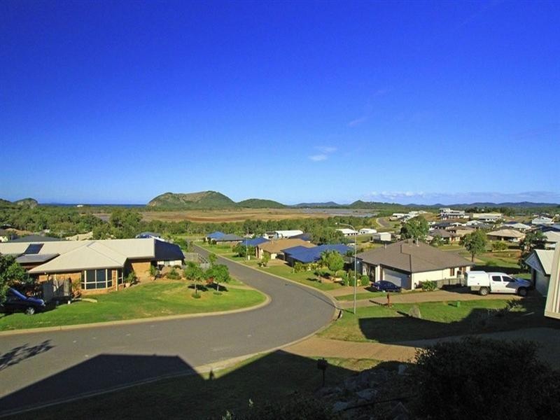 17 Discovery Crescent, Rosslyn QLD 4703