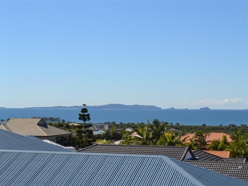 8 Pitcairn Court, Pacific Heights QLD 4703