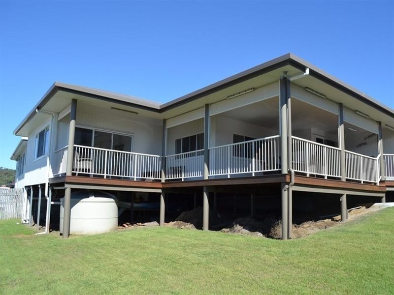 8 Pitcairn Court, Pacific Heights QLD 4703