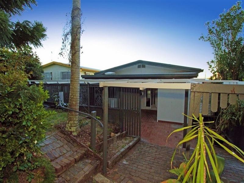 20 Ocean Parade, Cooee Bay QLD 4703
