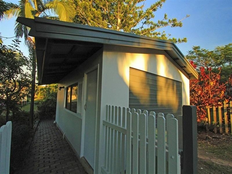 20 Ocean Parade, Cooee Bay QLD 4703
