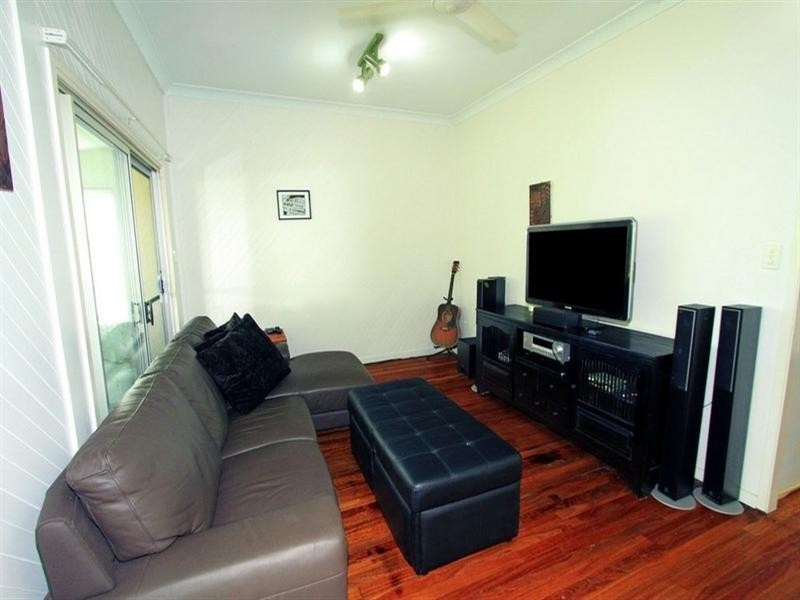 8 Poplar Street, Cooee Bay QLD 4703