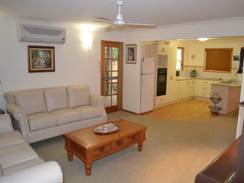 21 Banksia Place, Taranganba QLD 4703