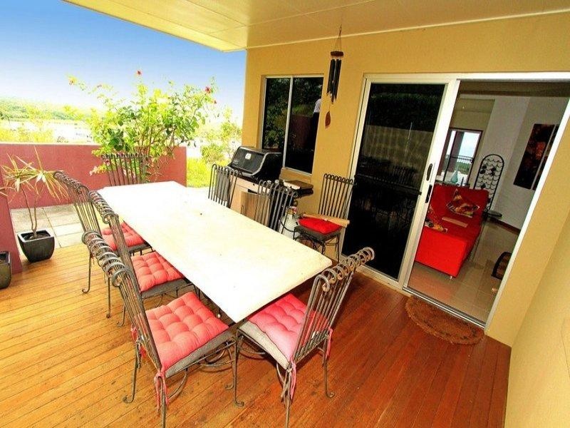 22 Pacific Vista Close, Pacific Heights QLD 4703