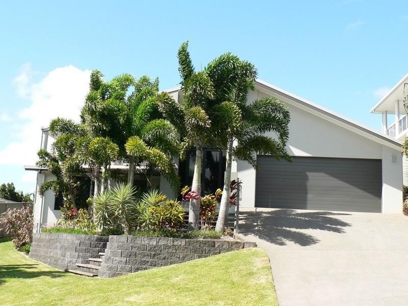 15 Mana Avenue, Pacific Heights QLD 4703