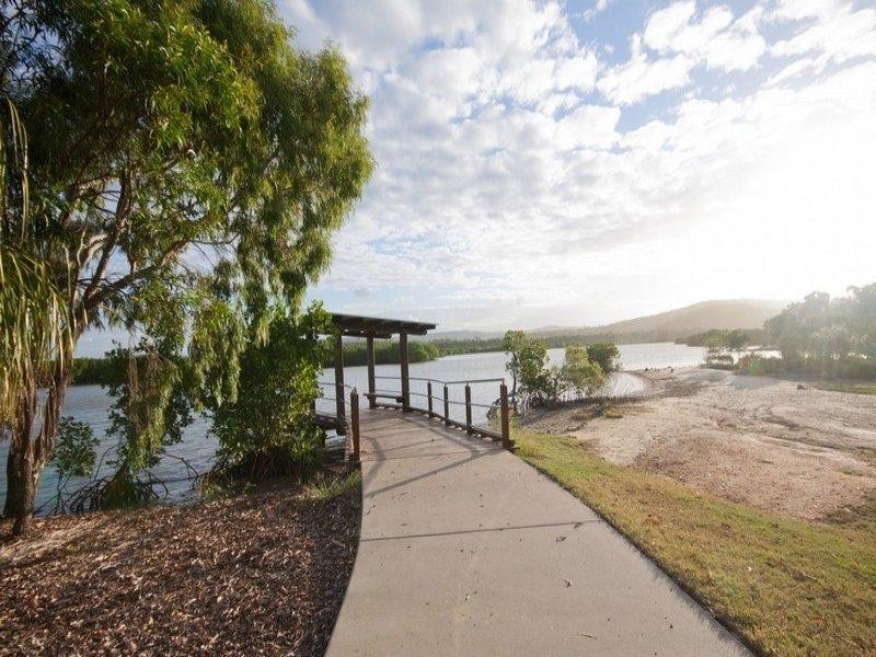 18 Lakeview Circuit, Mulambin QLD 4703