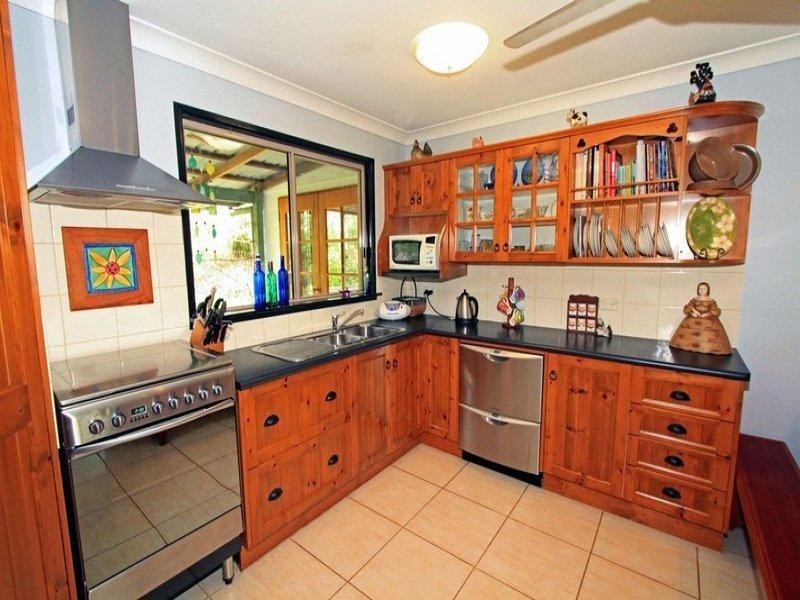 158 Caporn Road, Limestone Creek QLD 4701